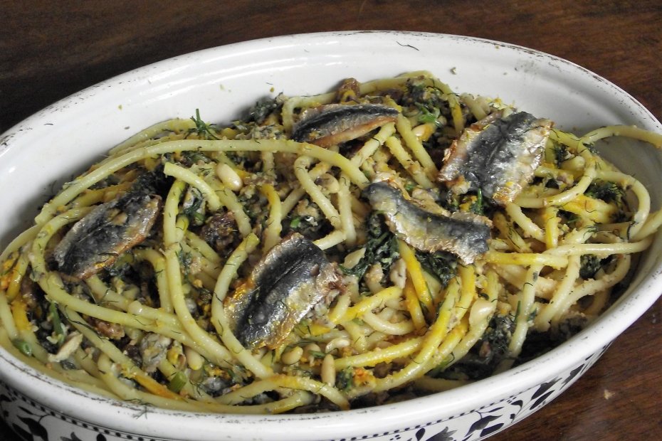 Pasta with sardines (Sicilian recipe)